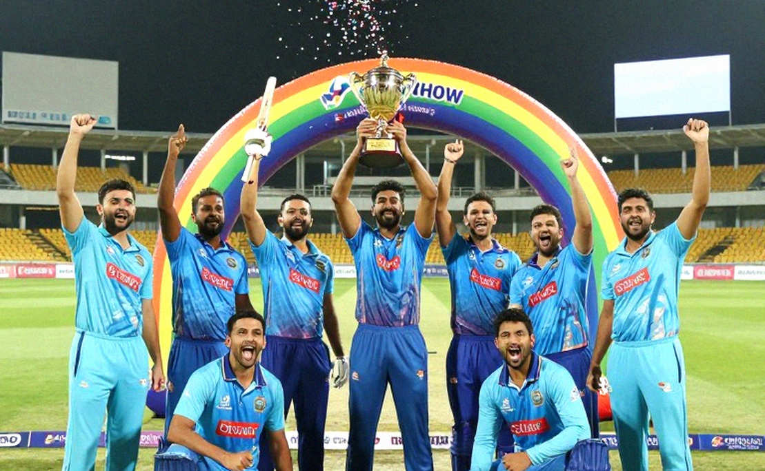 রাওয়ালপিন্ডির ফ্ল্যাট ডেক ও এক ইনিংসের ফাঁদ: মাঝ সাদাকাতের ৯৬ কেন এখনই 'তারকা জন্ম' নয়