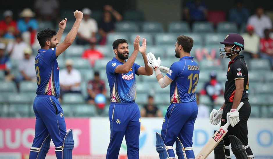 ১৩২ বলের ছায়ায় সূর্যবংশী: ভারতের নির্বাচন রাজনীতি ও এক কিশোরের নীরব অপেক্ষা ১৩২ বলের ছায়ায় সূর্যবংশী: ভারতের নির্বাচন রাজনীতি ও এক কিশোরের নীরব অপেক্ষা
