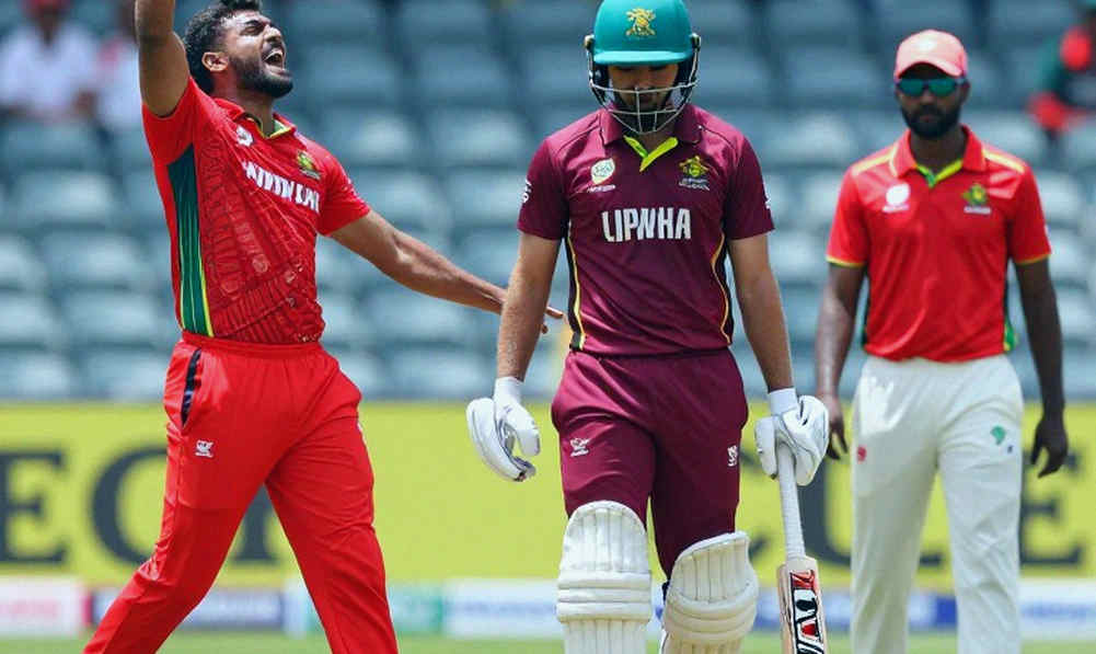 পঞ্চাশ আর সেঞ্চুরি এক ম্যাচে: বাবার পথ ধরেই হাঁটছেন ছেলে পঞ্চাশ আর সেঞ্চুরি এক ম্যাচে: বাবার পথ ধরেই হাঁটছেন ছেলে