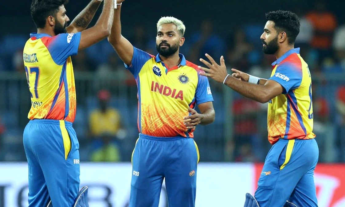 খালি ঘর, জোরালো দাবি: ট্রান্সফার উইন্ডোতে 'কিছু পাওয়া যায়নি' আর 'খোঁজ করা হয়নি' এক নয় খালি ঘর, জোরালো দাবি: ট্রান্সফার উইন্ডোতে 'কিছু পাওয়া যায়নি' আর 'খোঁজ করা হয়নি' এক নয়